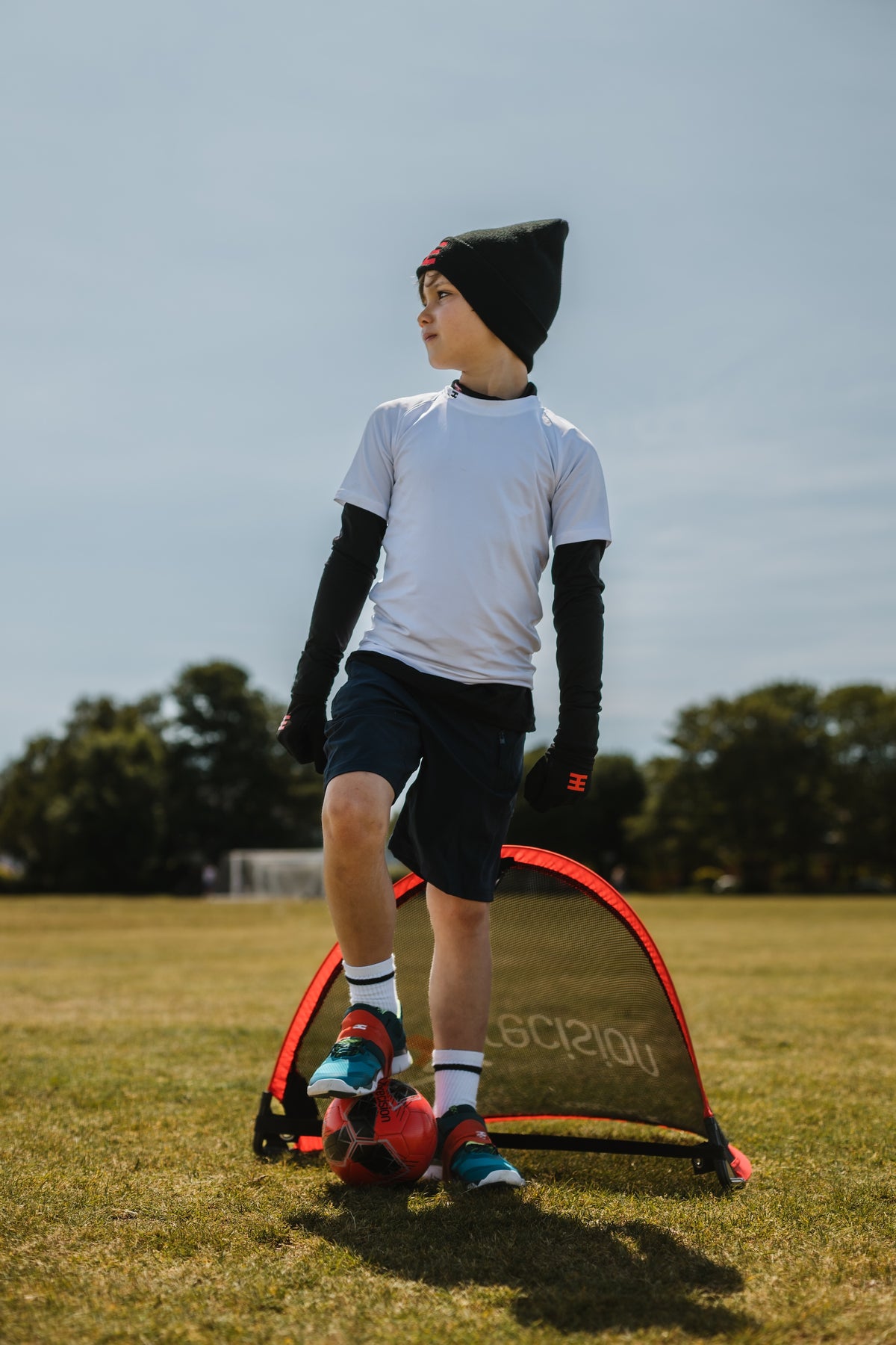 Warm waterproof gloves for school playground or sport 